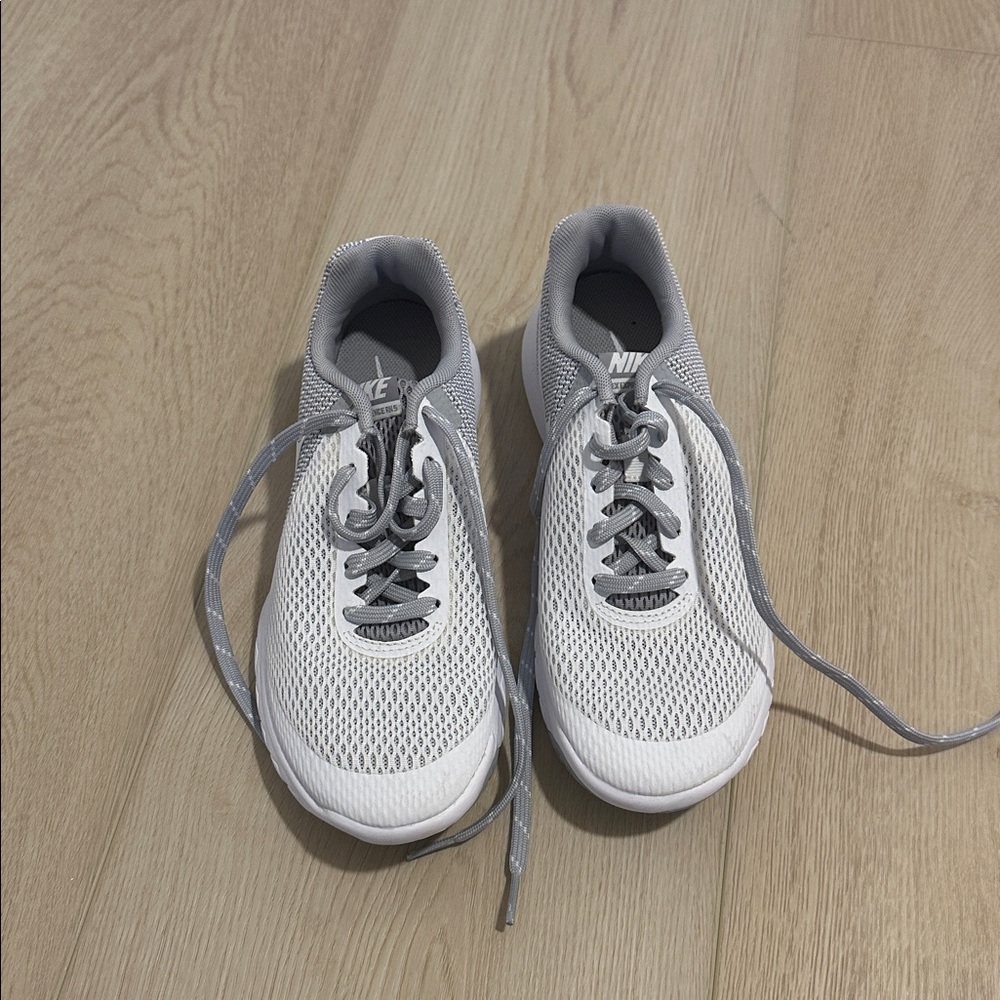 Nike Mesh White and Gray Running Shoes